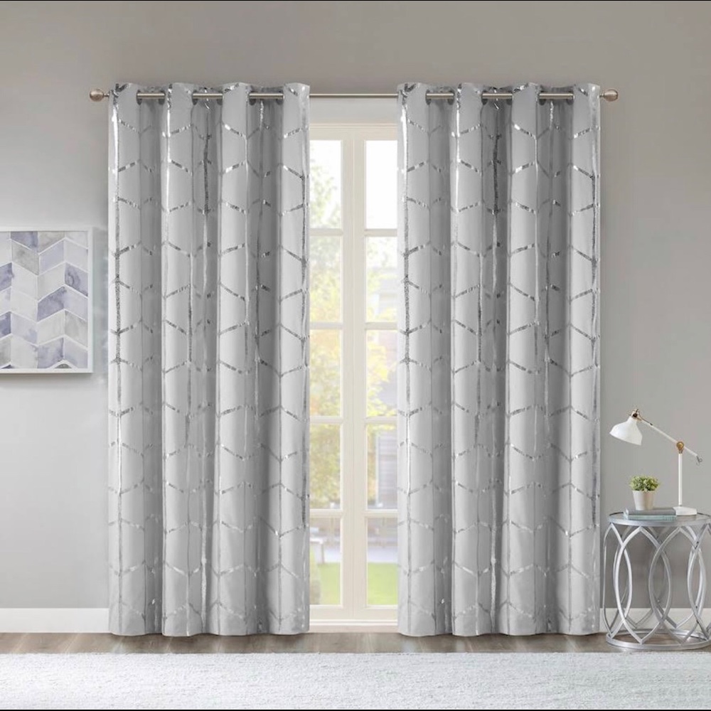 NWT✨ Intelligent Design|84Grommet Blackout curtain